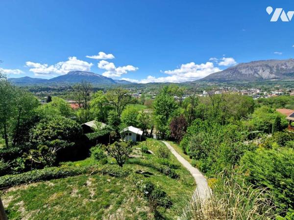 Maison atypique  très vitrée avec vue imprenable sur Ceüze et Charance