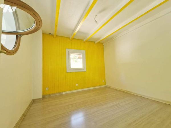Maison atypique  très vitrée avec vue imprenable sur Ceüze et Charance