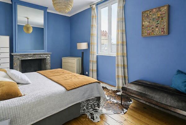 Maison bourgeoise d'exception, jardin, studio, garage.