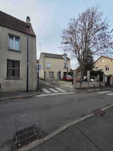 EXCLUSIF IMMEUBLE DE RAPPORT AVEC 4 APPARTEMENTS