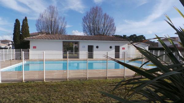 A VENDRE.