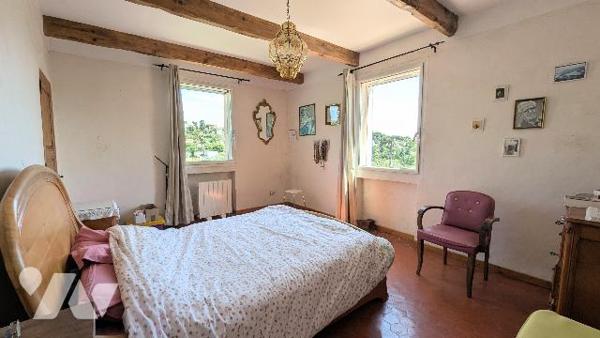 CAMPAGNE MARSEILLAISE 13013 Maison de 137 m², jardin 500 m² sans vis-à-vis, garage et dépendances