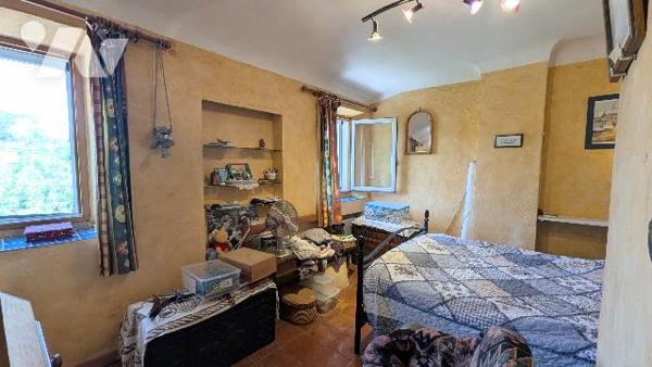 CAMPAGNE MARSEILLAISE 13013 Maison de 137 m², jardin 500 m² sans vis-à-vis, garage et dépendances