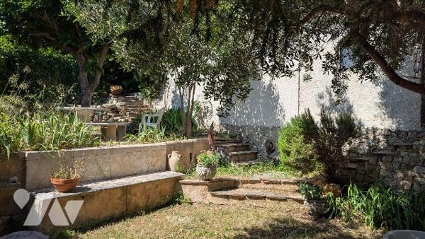 CAMPAGNE MARSEILLAISE 13013 Maison de 137 m², jardin 500 m² sans vis-à-vis, garage et dépendances