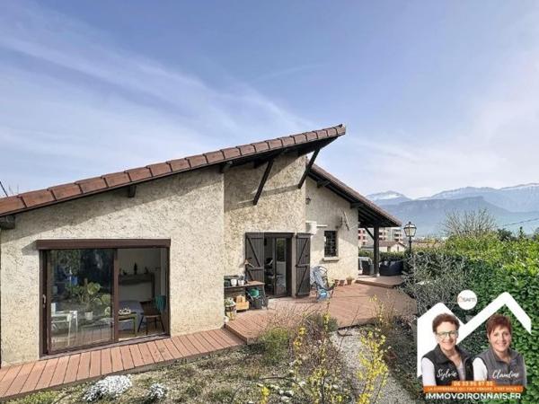 RARE, centre-ville, plain-pied, calme et vue massifs, deux garages