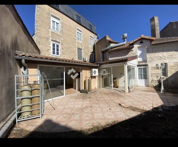 Immeuble à vendre, 375 m² - Neuville-de-Poitou 86170