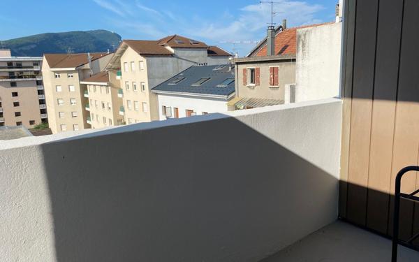 Appartement à louer    1 pièce • 28 m2 Annemasse