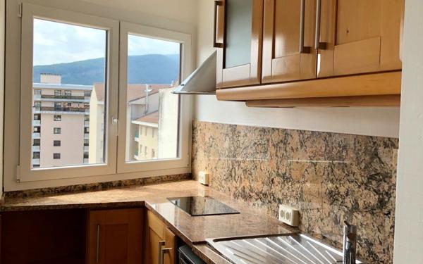 Appartement à louer    1 pièce • 28 m2 Annemasse