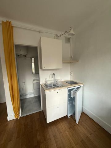 Chambre de Bonne dans une résidence calme et arborée