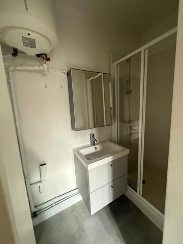 Chambre de Bonne dans une résidence calme et arborée