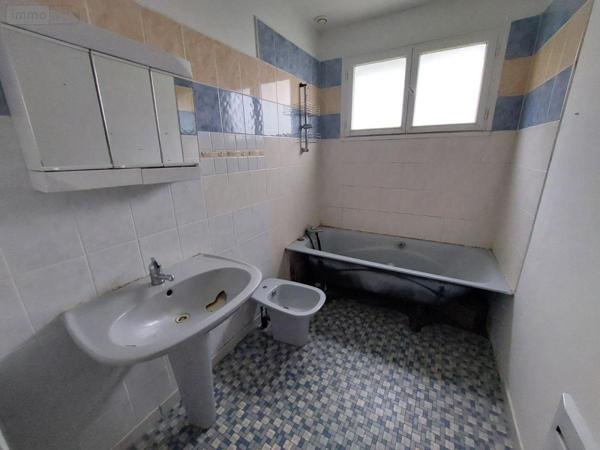 Maison à vendre à Cossé-le-Vivien en Mayenne (53230), ref : 53032-979