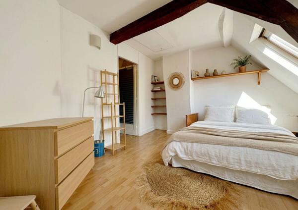 Exclusivité Vieux Lille, Magnifique Maison de 240 m² avec jardin bucolique Lille Exclusivité Vieux Lille, Magnifique Maison de 240 m² avec jardin bucolique Lille