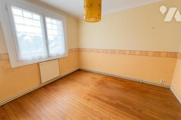 BREST SAINT PIERRE - PROCHE CARREFOUR / ARENA - MAISON 3 CHAMBRES-TERRAIN 482M²