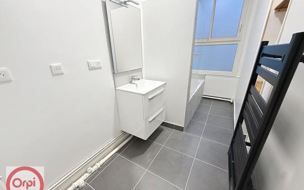 Appartement à louer    3 pièces • 77,30 m2 Pau