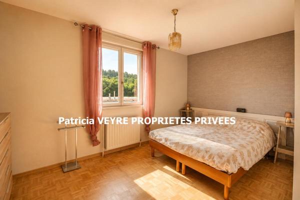 FRAISSES (42490) Maison individuelle rénovée 111m²  habitables + dépendance de 85 m² sur 776m² de terrain