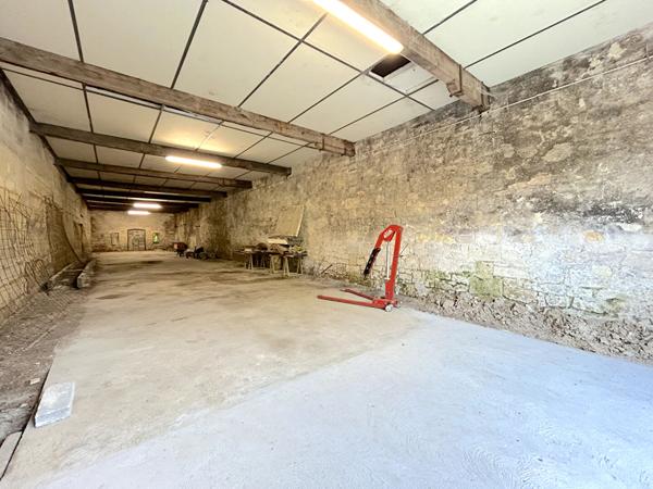 A LOUER ANCIEN CHAI DE 240M2 - SECTEUR SAINT VINCENT DE PAUL , Saint vincent de paul A LOUER ANCIEN CHAI DE 240M2 - SECTEUR SAINT VINCENT DE PAUL , Saint vincent de paul