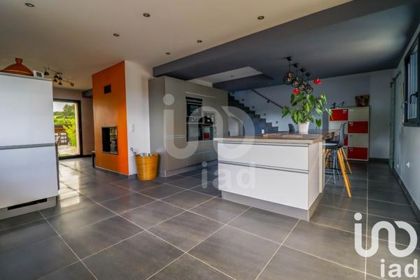 Maison 7 pièces de 164 m² à Charpont (28500)