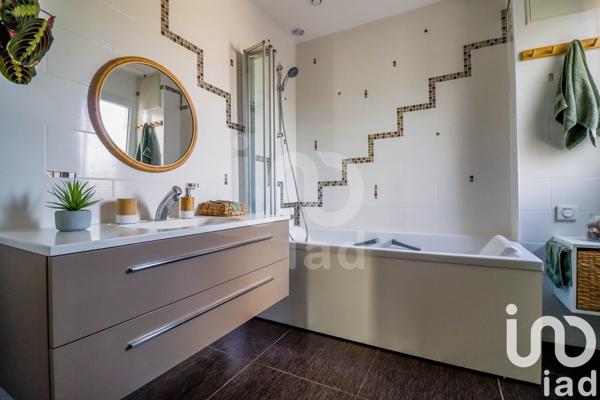 Maison 7 pièces de 164 m² à Charpont (28500)