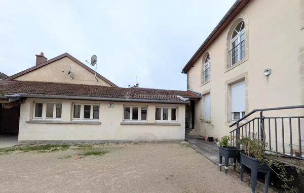 Vente Immeuble 7 pièces à Neufchâteau