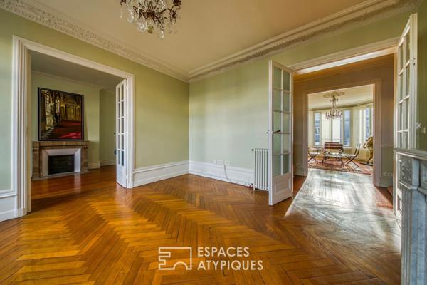 Élégant appartement dans un rare immeuble haussmannien du centre-ville