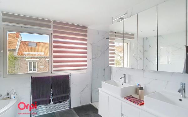 Maison à vendre    6 pièces • 210 m2 Nantes