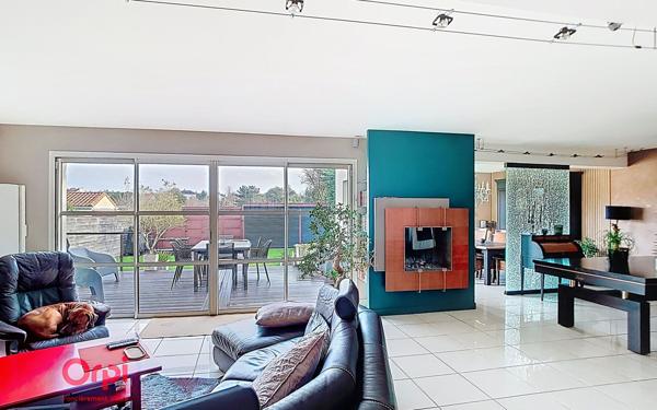 Maison à vendre    6 pièces • 210 m2 Nantes