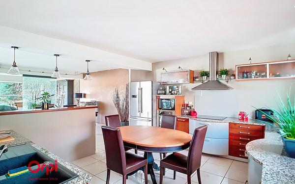 Maison à vendre    6 pièces • 210 m2 Nantes