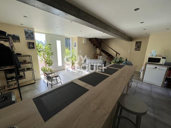 Charmante Maison à Vendre à Montchal - 8 Pièces avec Grand Terrain !