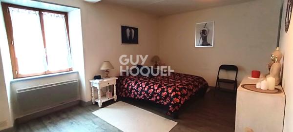 Charmante Maison à Vendre à Montchal - 8 Pièces avec Grand Terrain !