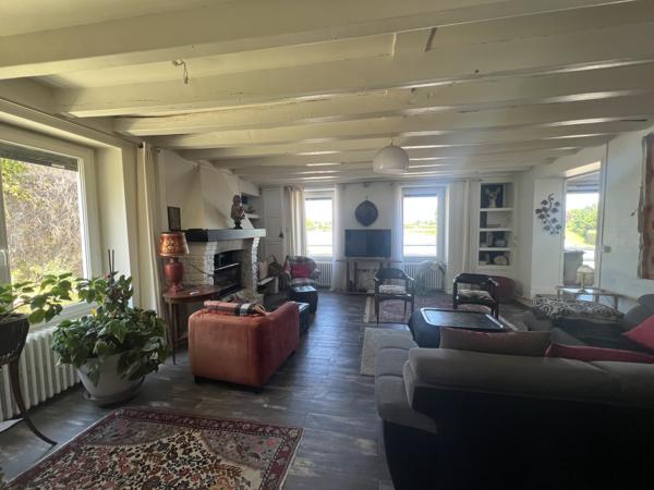 Maison de plain pied avec vue sur étang !