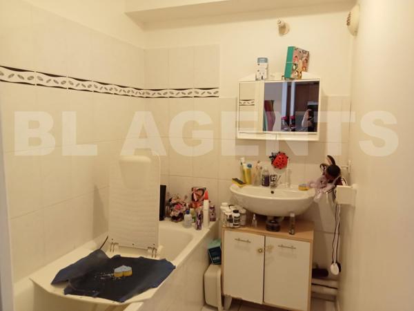 A vendre F2 lumineux avec balcon dans une belle résidence 