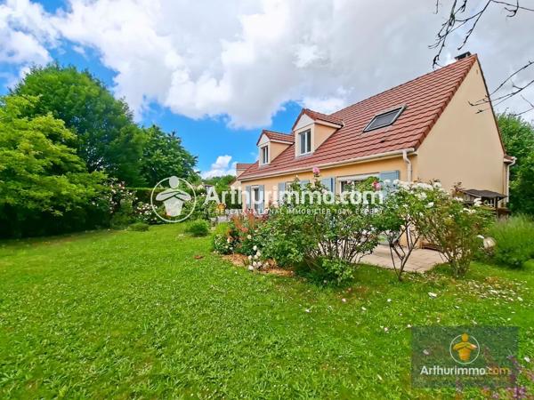 Vente                                                      Maison
                        
                     6 pièces                      142 m2                     à Saint-Pierre-du-Perray