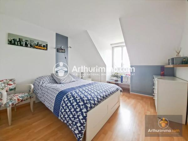 Vente                                                      Maison
                        
                     6 pièces                      142 m2                     à Saint-Pierre-du-Perray