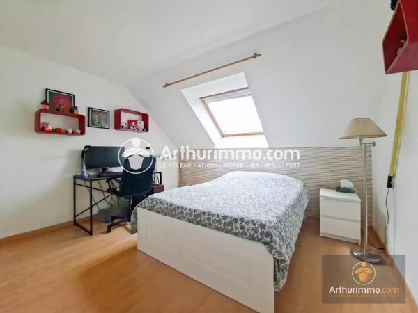 Vente                                                      Maison
                        
                     6 pièces                      142 m2                     à Saint-Pierre-du-Perray