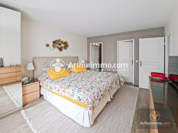 Vente                                                      Maison
                        
                     6 pièces                      142 m2                     à Saint-Pierre-du-Perray