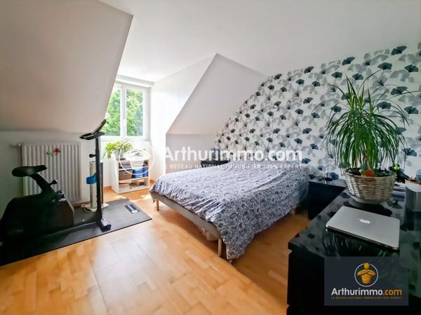 Vente                                                      Maison
                        
                     6 pièces                      142 m2                     à Saint-Pierre-du-Perray