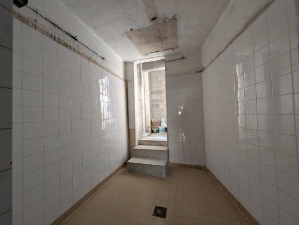 Septèmes-les-Vallons (13240) Immeuble de rapport 4 lots libre avec appartements, local et remise - 204m² - Septèmes-les-Vallons