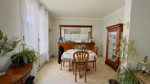 Vente                                                      Maison
                        
                     6 pièces                      110 m2                     à Saint-Fargeau-Ponthierry