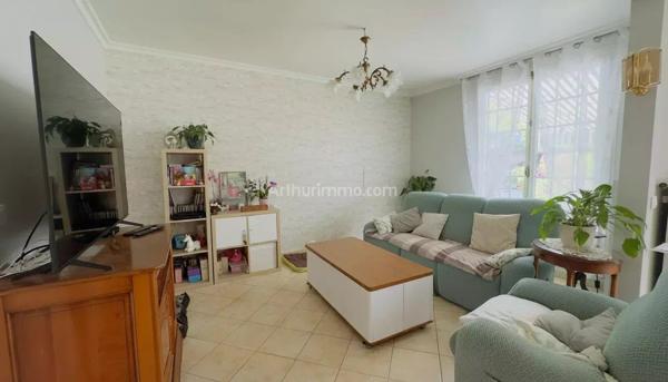 Vente                                                      Maison
                        
                     6 pièces                      110 m2                     à Saint-Fargeau-Ponthierry