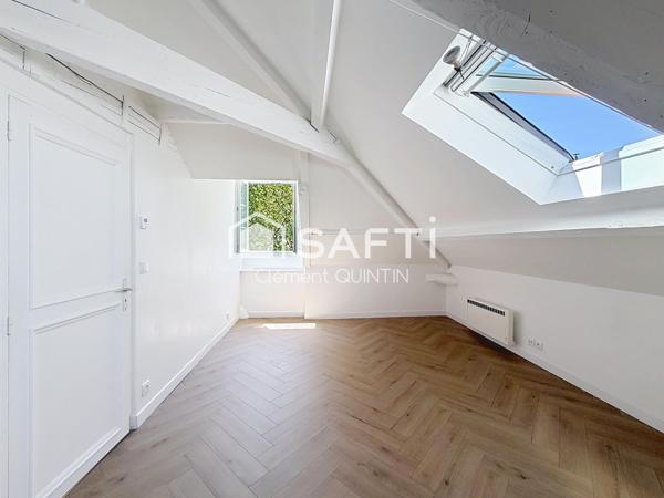 APPARTEMENT COUP DE CŒUR – DERNIER ÉTAGE – REFAIT À NEUF