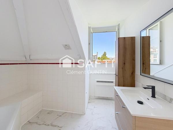 APPARTEMENT COUP DE CŒUR – DERNIER ÉTAGE – REFAIT À NEUF