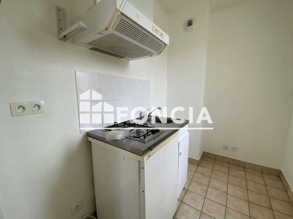 Location Studio 26 m² - 31 RUE PHILIPPE DESPORTES Chartres 28000