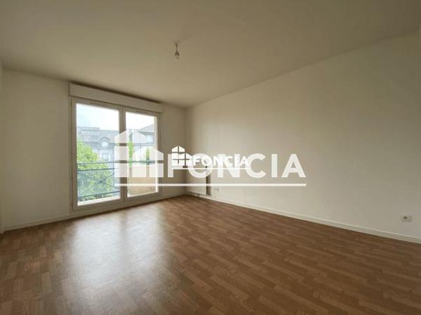 Location Studio 26 m² - 31 RUE PHILIPPE DESPORTES Chartres 28000