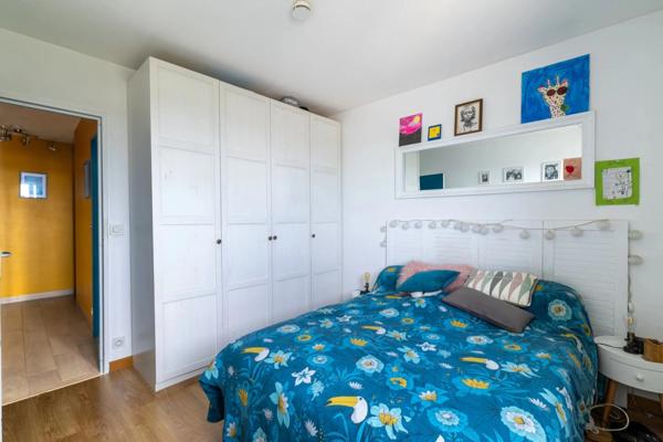 LIVRY GARGAN appartement T4 6 85 M2 cave et place de parking