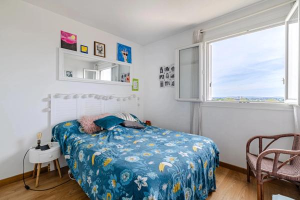 LIVRY GARGAN appartement T4 6 85 M2 cave et place de parking