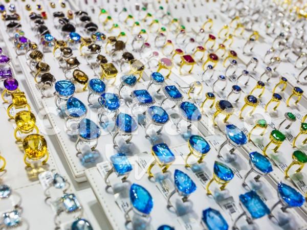 Local commercial Bail à céder LYON 4EME (69) local commercial de 30m2 environ emplacement N°1