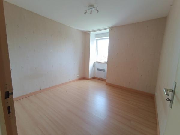 🏡 Maison familiale – Centre bourg de Laz – 108 m² habitables + potentiel