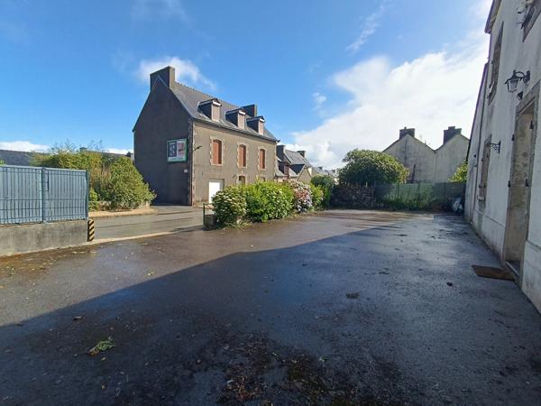🏡 Maison familiale – Centre bourg de Laz – 108 m² habitables + potentiel