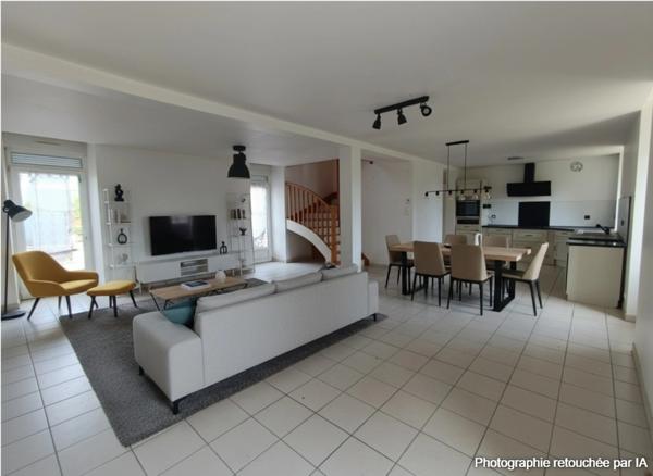 🏡 Maison familiale – Centre bourg de Laz – 108 m² habitables + potentiel