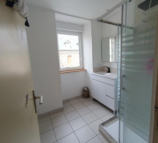 🏡 Maison familiale – Centre bourg de Laz – 108 m² habitables + potentiel